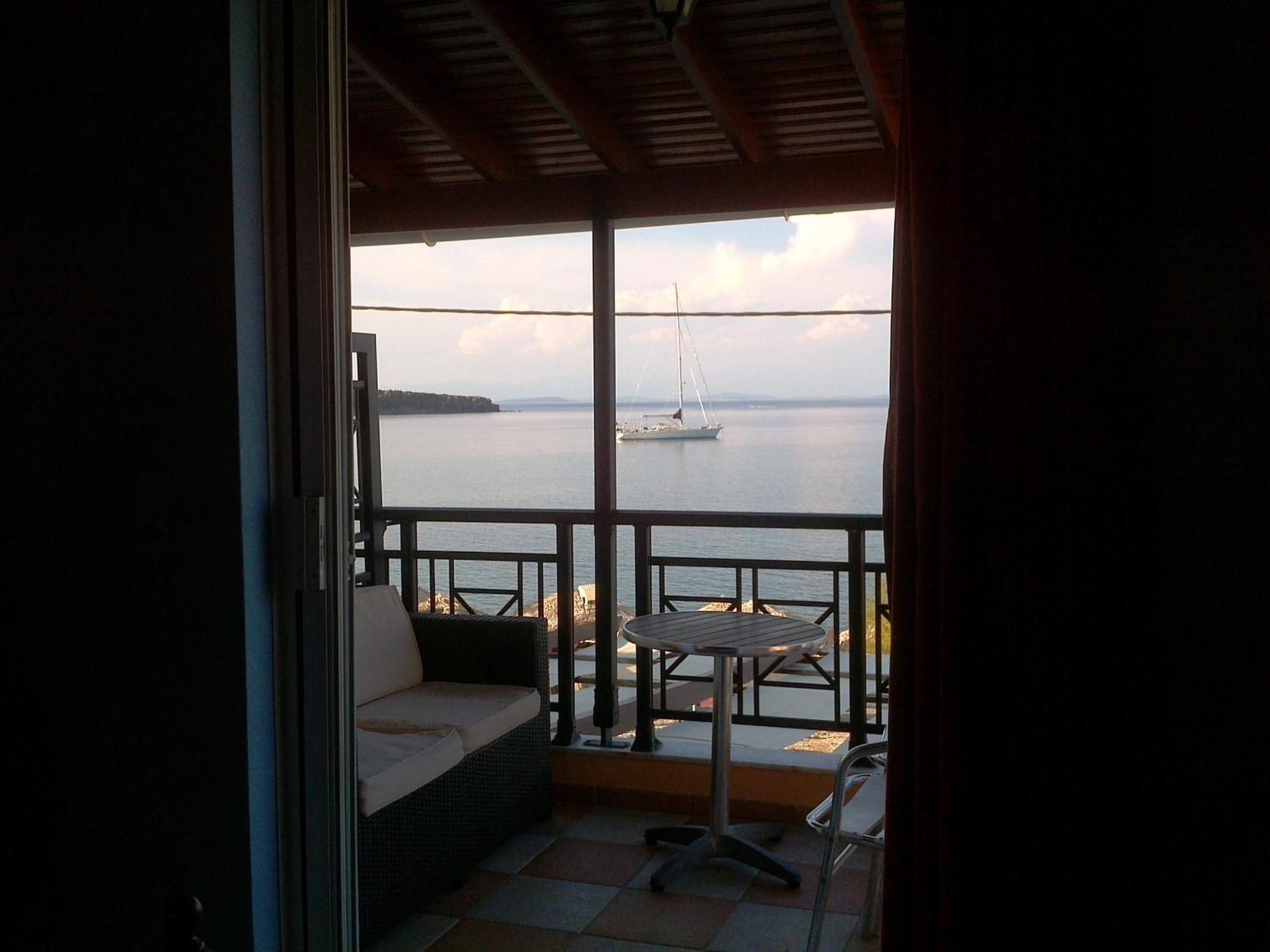 9 Musses Hotel Apartments Skala Mistegnon Habitación foto