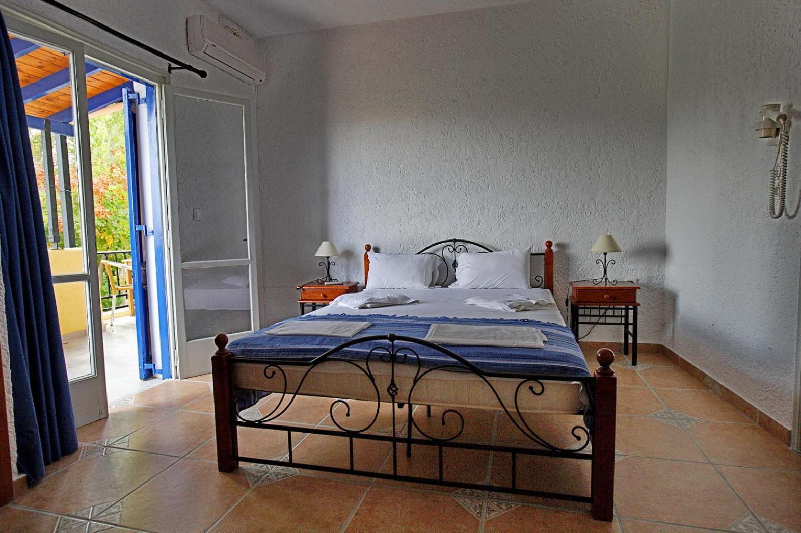 9 Musses Hotel Apartments Skala Mistegnon Habitación foto